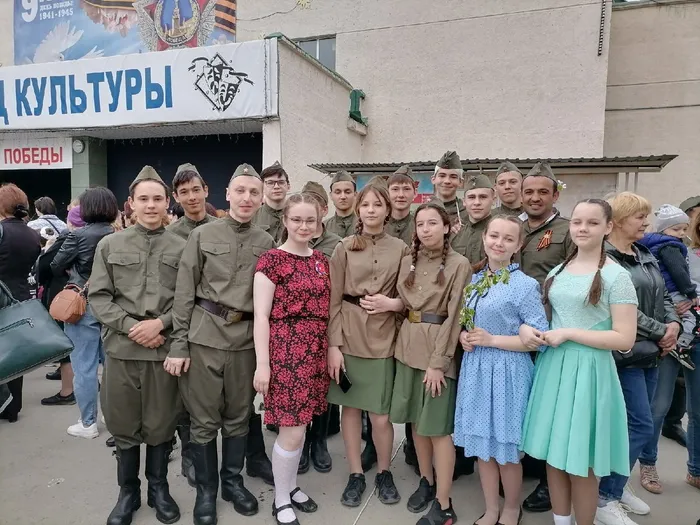 Участники театрализованного представления "Вокзал Победы"